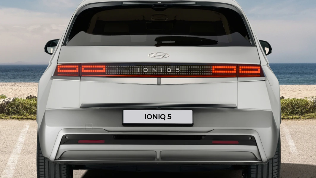 IONIQ 5 Heckklappenzierleiste, Schwarz